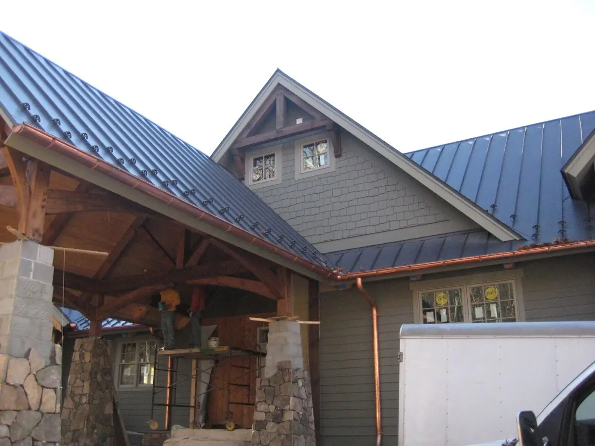 Craftsman Roofing team delivering quality roofing work in Collmus